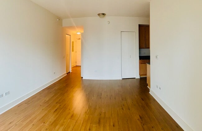 Photo - 739 S Clark St