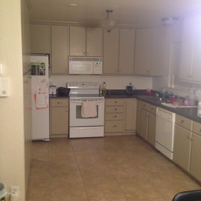 Photo - Nice 3 bed 2 bath 1 car garage home for rent $2400