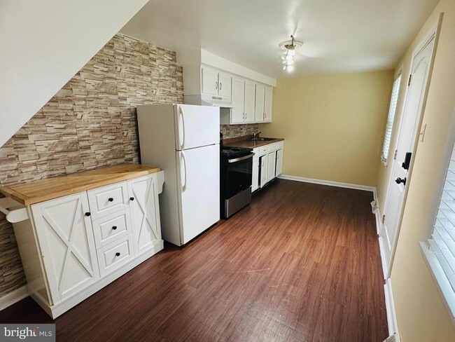 Photo - 25 Degrange St