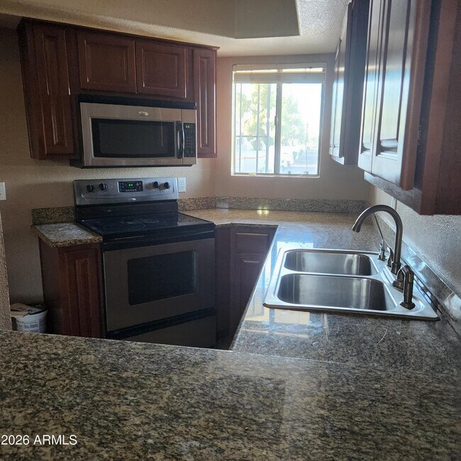 835 N Granite Reef Rd Unit 18