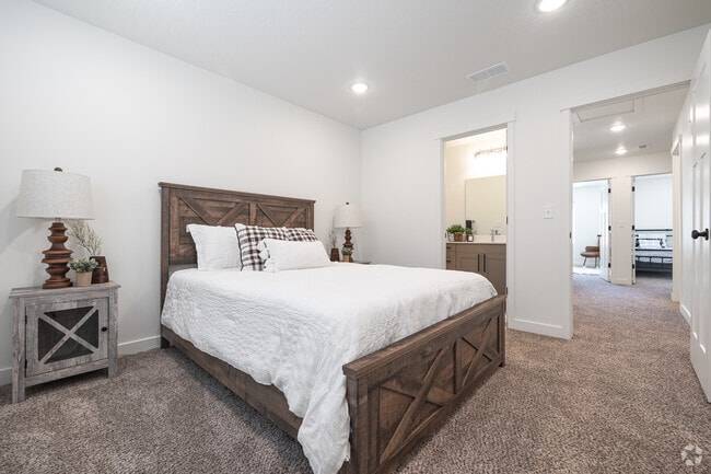 3BR, BA2.5 - 1.505SF - 3rd Bedroom - VALO on Vine