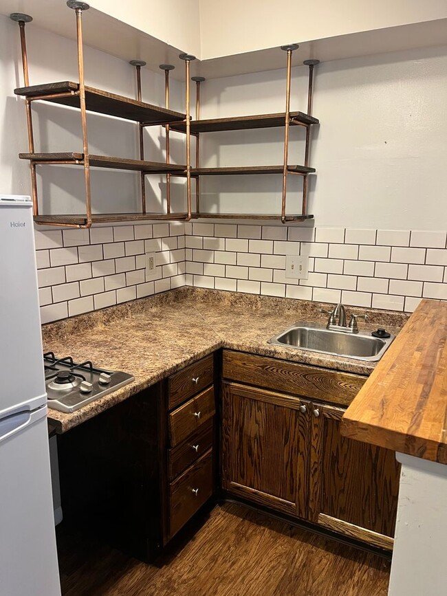 695 Riverview