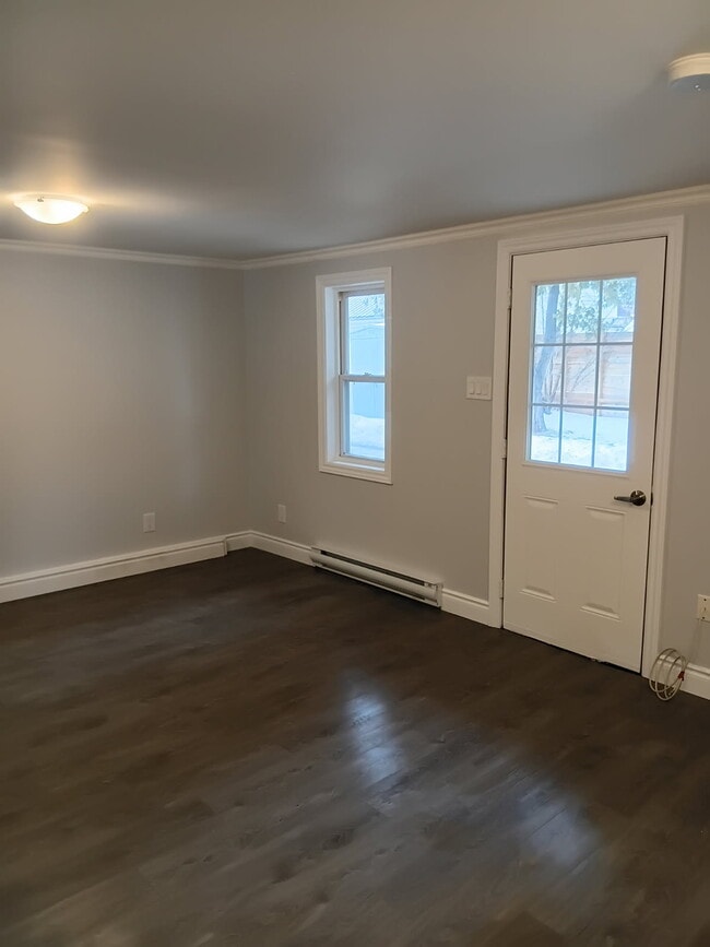 Building Photo - 4059-4059 45 Unit 2