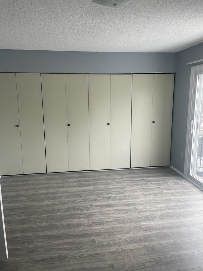 Photo - 25 E Elmwood Ave