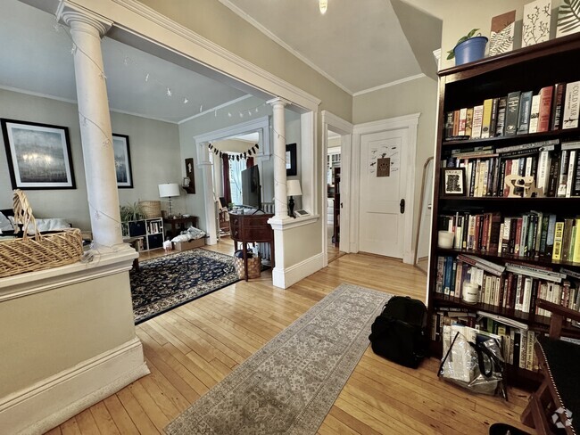 Building Photo - 68 North St Rental