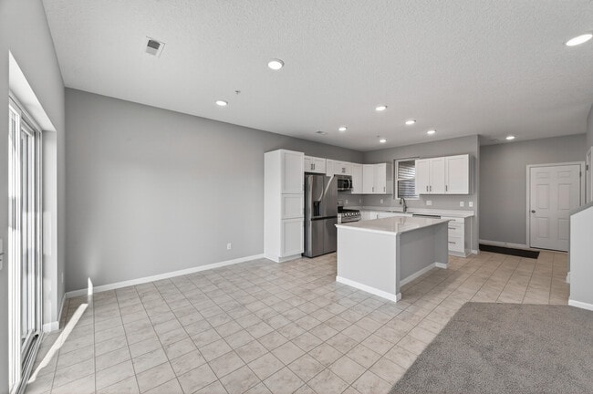 Photo - 14876 Willemite Way NW