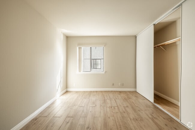 2BR, 1BA - 745SF - Bedroom