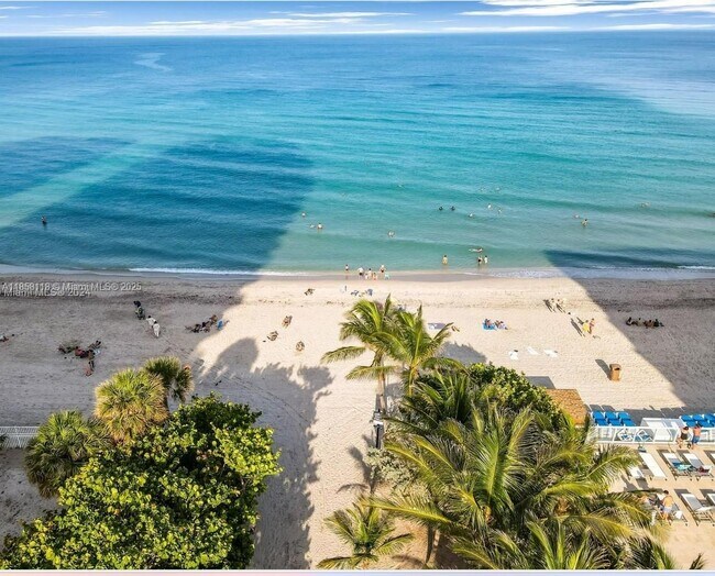 Photo - 19201 Collins Ave Unidad 611