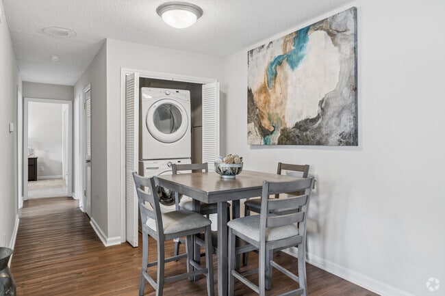Majestic -2BR, 1BA - 900SF - Dining Room