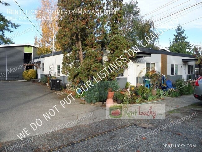 Photo - 2110 NE 85th St