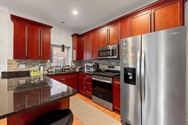 Building Photo - 4226 N Ashland Ave Unit 3A
