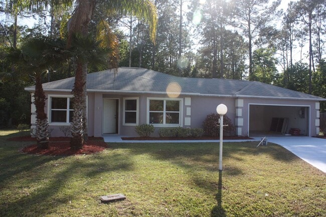 Building Photo - Unique 2/2/2 with Florida room with a/c