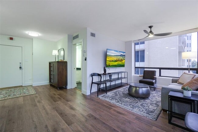 Building Photo - 1212 Guadalupe St Unit 310 Rental