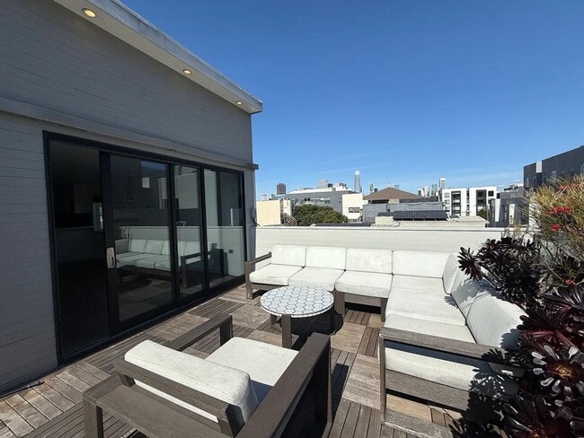 Photo - Luxury Penthouse Condo w/Large Private Terrace, Outdoor Kitchen – a must see! PROGRESSIVE Unit 3