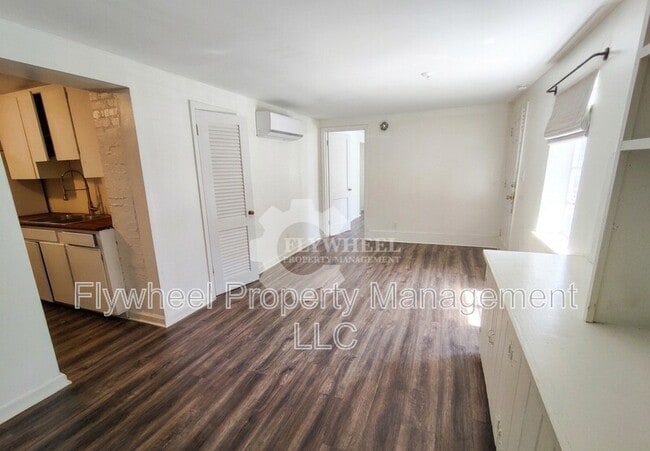 Photo - 910 S Crest Rd