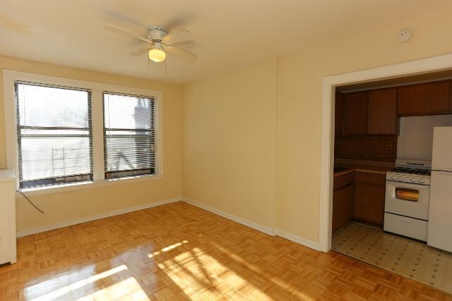 Photo - 653 W Belmont Ave Unit 112