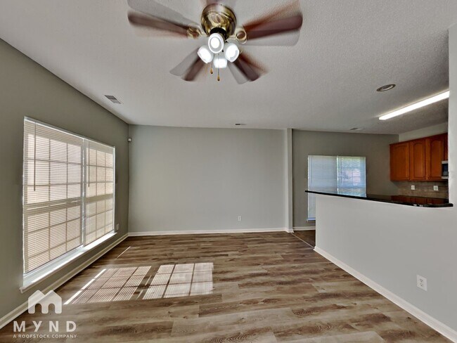 Photo - 4445 Golden View Dr