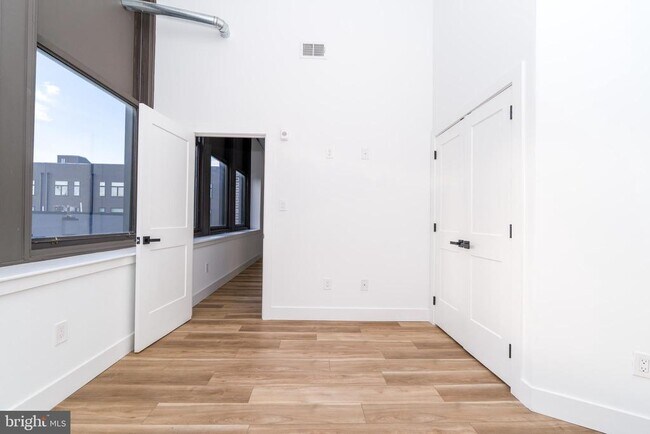 Photo - 2700 E Auburn St Unidad 206