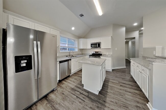 Photo - 1114 Woodley Bend