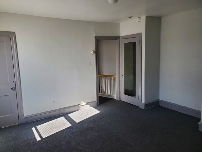 Photo - 6000 N 19th St Unit 2nd Floor