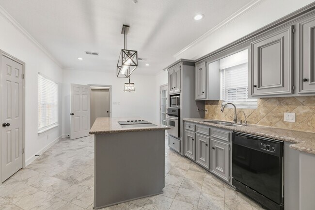 Photo - 7665 Ameswood Rd