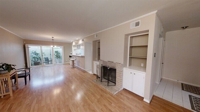 Photo - 1970 Augusta Dr