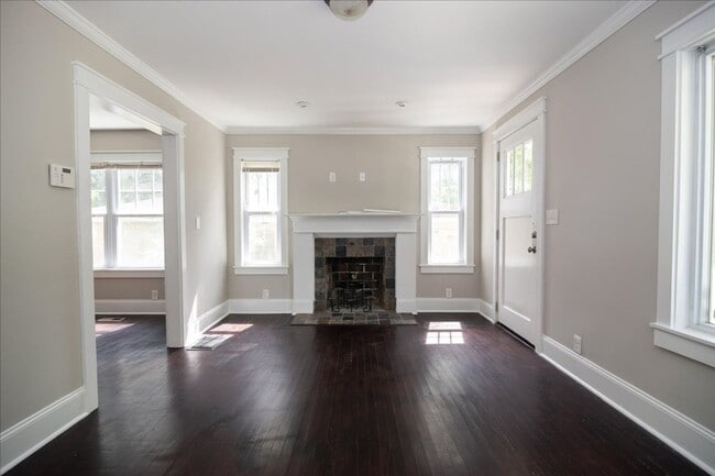 Photo - Newly Renovated 3/2 Feet From Atlanta Belt...