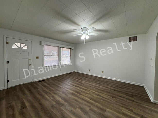 Photo - 2 Bedroom with Bonus Room!
