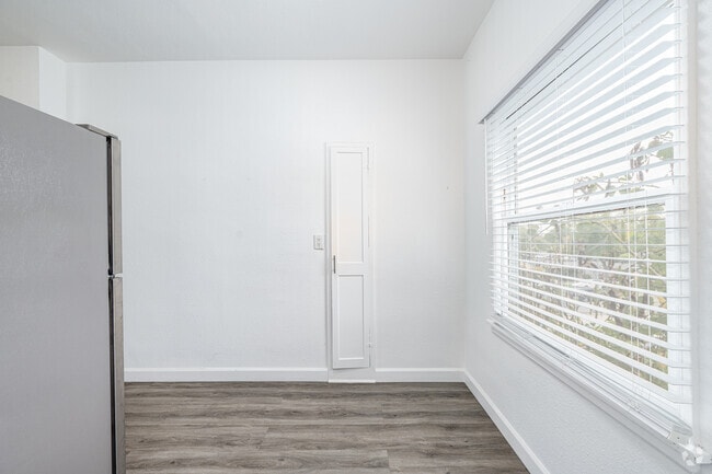 Studio - 550SF - Dining Room - 328 Columbia LLC