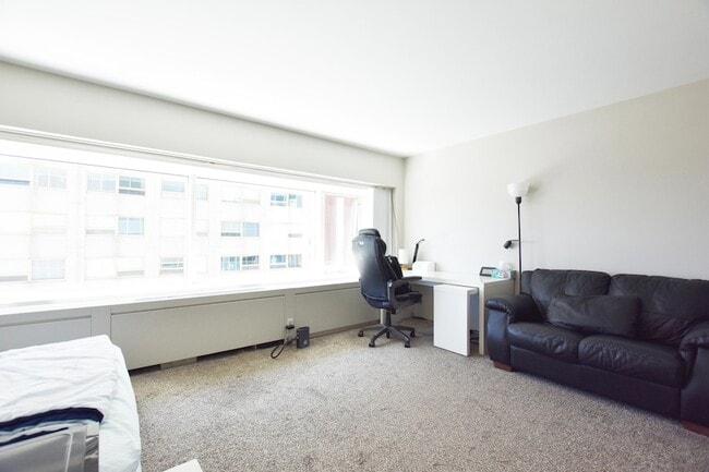 Building Photo - 555 E William St Unit 5K