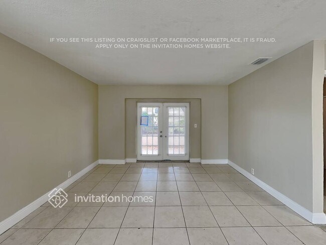 735 NW 184th Dr