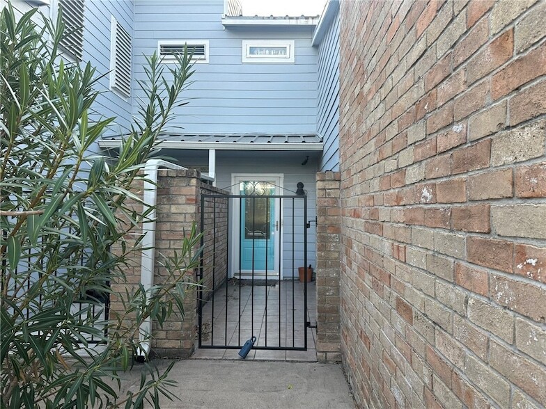 Photo - 1461 Moore Ave Unidad 6