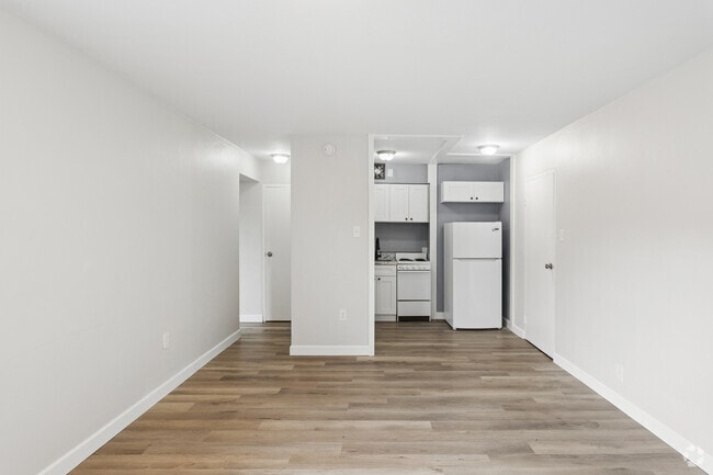1BR, 1BA - 400SF - Kitchen