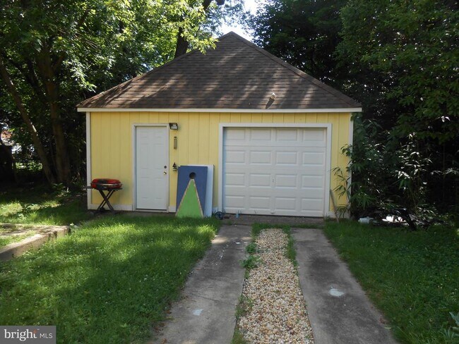 Photo - 303 S Highland St