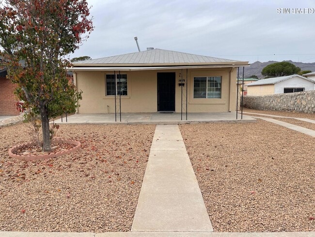 Building Photo - 1409 Howze St