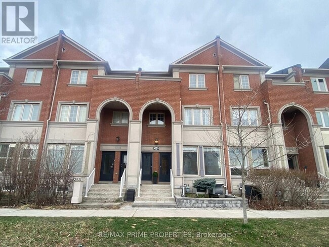 Photo - 2929 Bur Oak Ave