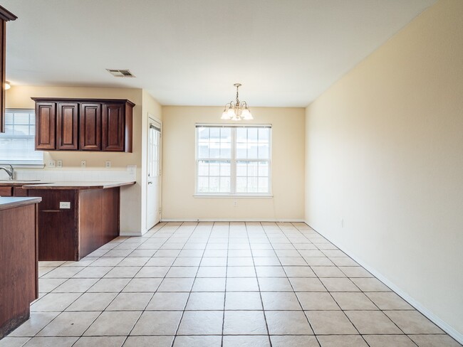 Photo - 2402 SW 19th St