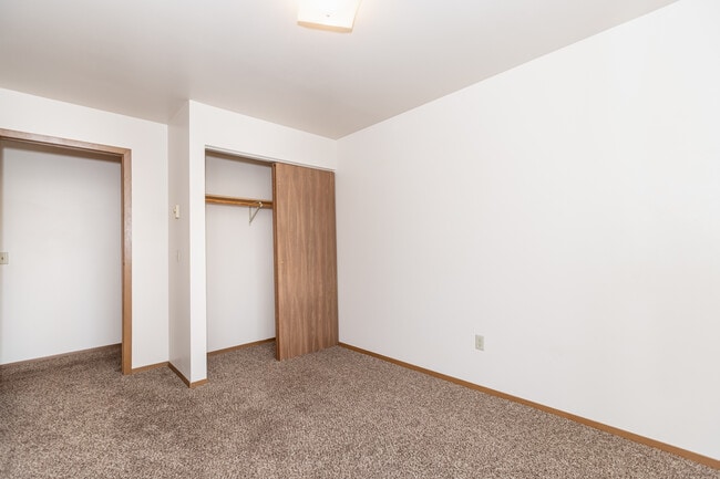 Oakridge Apartments