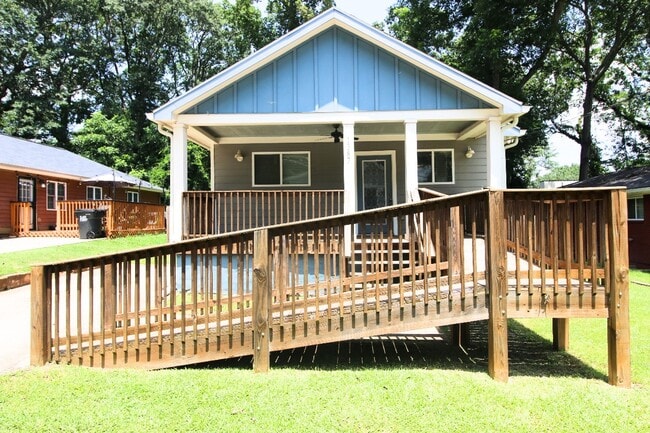 Building Photo - 1387 Lyle Ave Rental