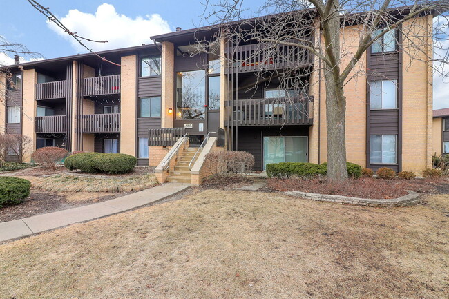 Photo - 6160 Knoll Wood Rd Condo Unit 108