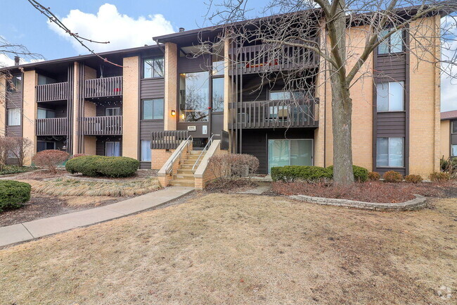 Building Photo - 6160 Knoll Wood Rd Unit 108 Rental