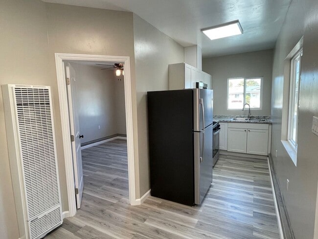 Photo - 1543 Wallis Ave Unidad 1543A