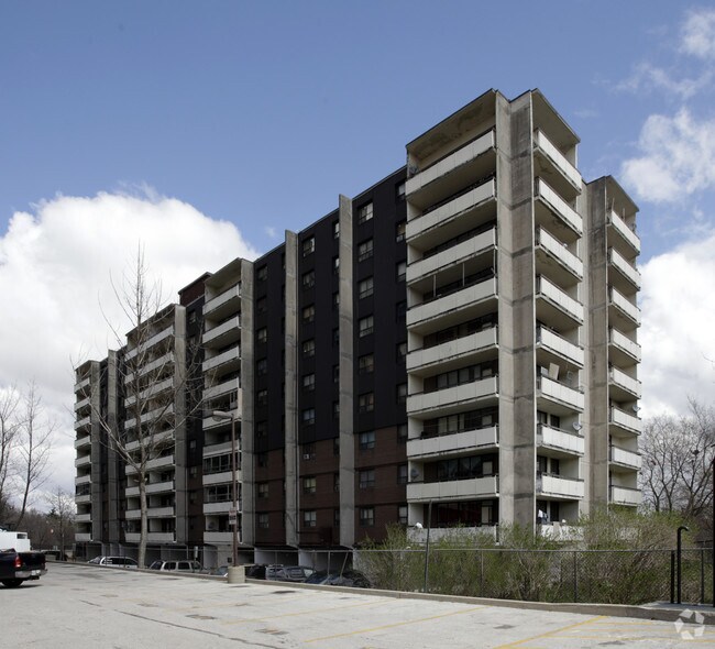 Photo - 3967 Lawrence Ave E