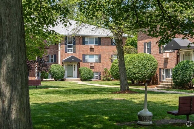 Building Photo - Towne Estates Rental