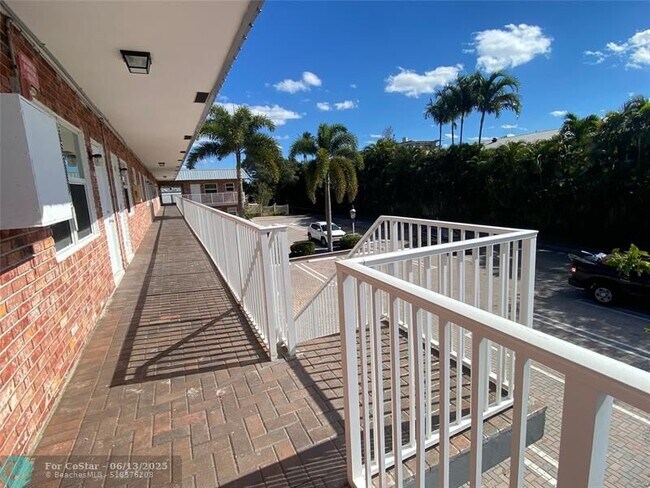 Photo - 853 SE 4th Ct Apartment Unit 18