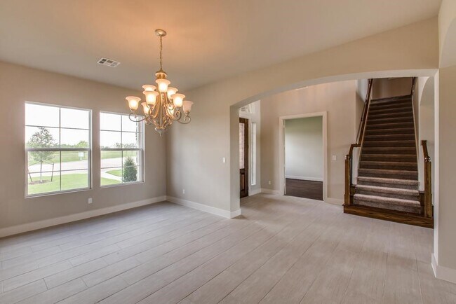 Photo - 76 Palmero Way