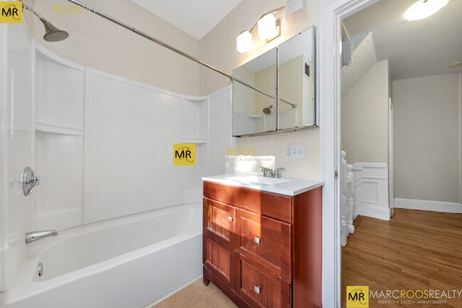 Photo - 5 Murdock Ter