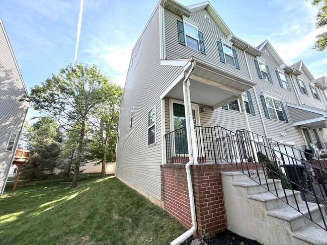 Photo - 610 Brentwood Ct