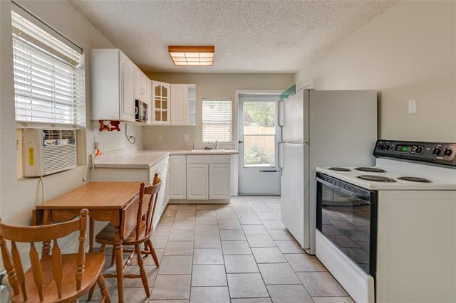 Photo - 406 Marsha St