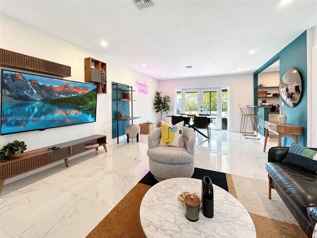 Photo - 1424 NE 118th St